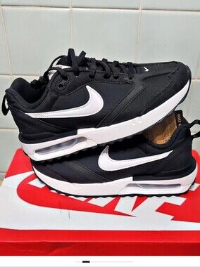 Nike Air Max Dawn Black And White US Women Size 6 NWT